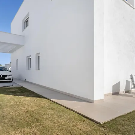 Maria Jose Villa